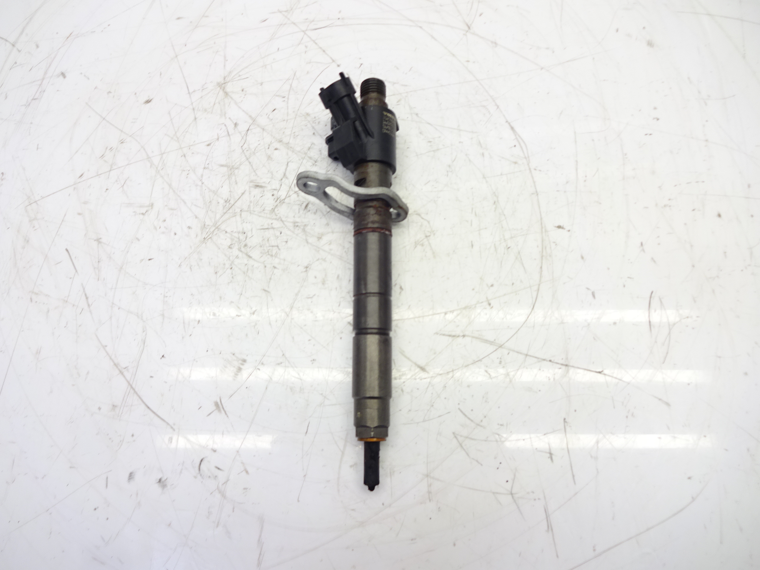 Injektor Einspritzdüse für Volvo XC70 2,4 D5 AWD D5244T20 31272690 0445116016