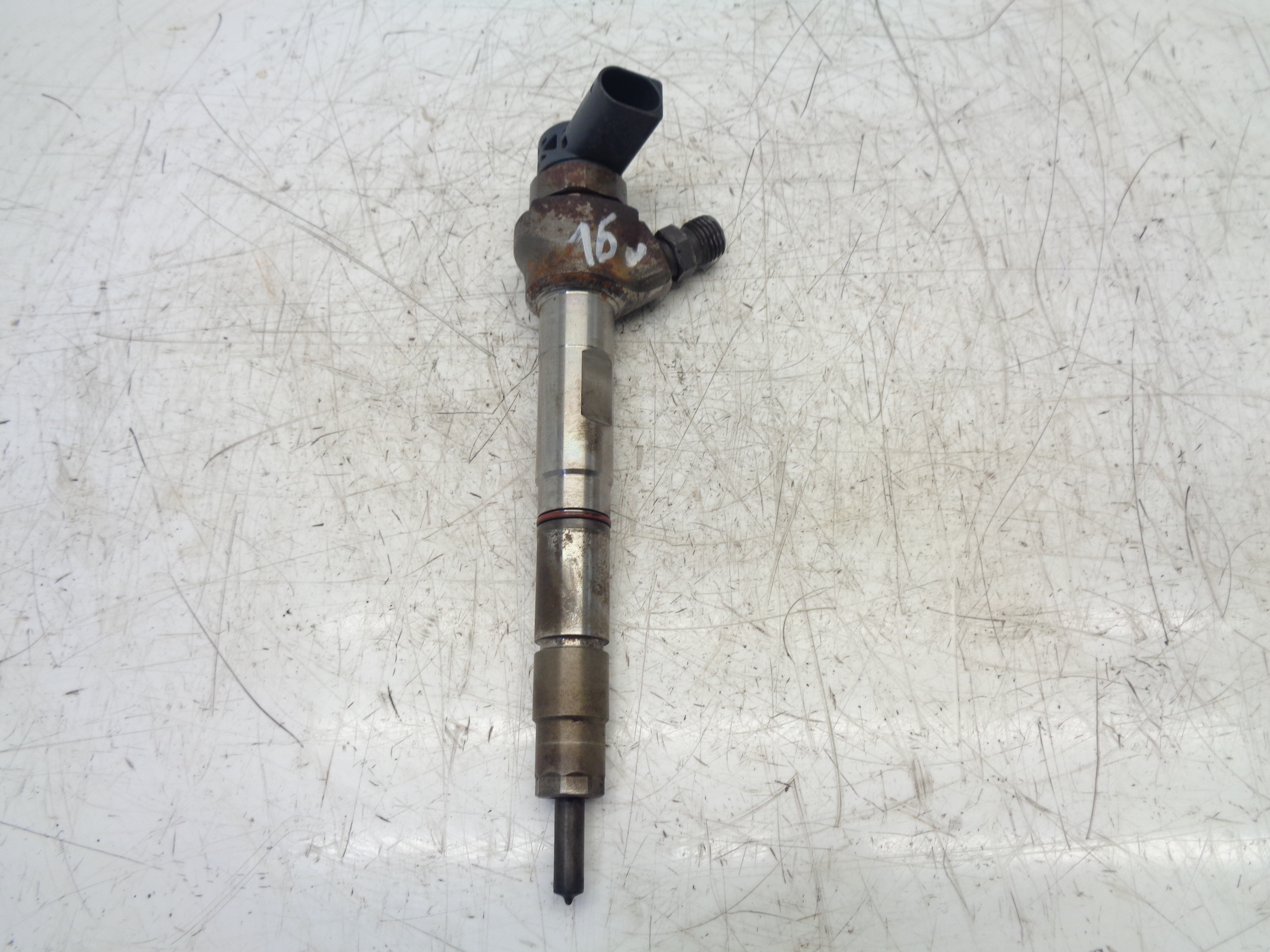 Injektor Einspritzdüse für VW Caddy IV 2,0 TDI DFS DFSB 0445110469 04L130277AC